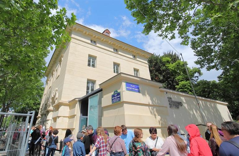 Wachtrijen aan de catacomben van Parijs