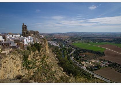 Arcos de la Frontera, kerkenpracht boven op een rots