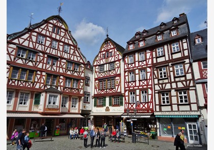 Bernkastel-Kues bezoeken: het marktplein en de kasteelruïne