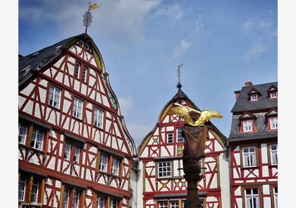 Bernkastel-Kues bezoeken: het marktplein en de kasteelruïne