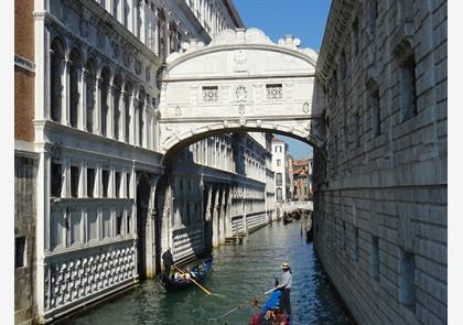 Venetië: Canal Grande, belangrijkste waterweg 