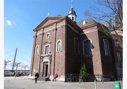 Burgplatz is de place-to-be in Düsseldorf