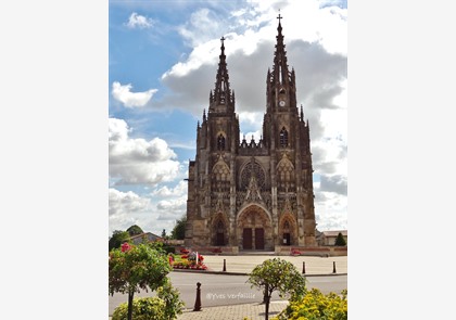 Châlons-en-Champagne: basiliek van Epine