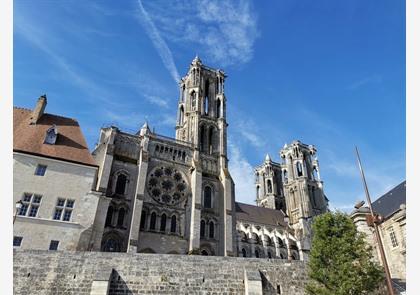 Laon: wandeling bovenop een tafelberg