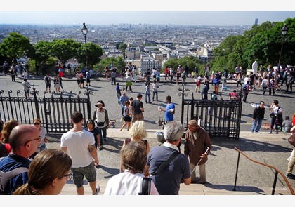 Montmartre bezoeken? Levendige buurt op een heuvel in Parijs