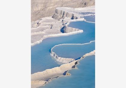 Combineer een archeologisch bezoek met een 'waterval van terrassen' in Pamukkale en Hierapolis