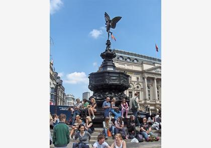 Piccadilly Circus: plein rolt de loper uit naar het chique Londen