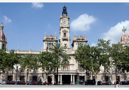 Pleinen in Valencia: Plaza de le Virgen, Ayuntamiento, Almoïne