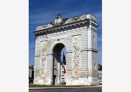 Châlons-en-Champagne: monumentale stadspoort 