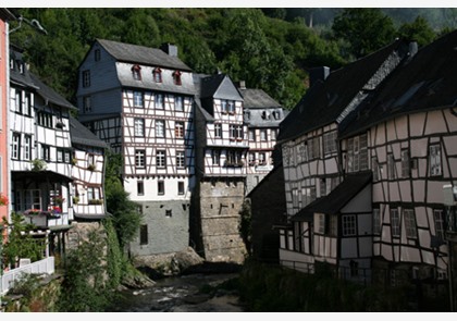 Maak een stadswandeling door Monschau 