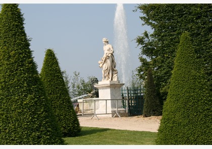 Kasteel Versailles bezoeken vanuit Parijs? Tips & Tickets