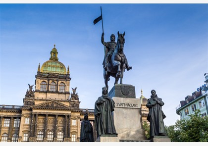 Het Wenceslasplein, een historisch hoogtepunt in Praag