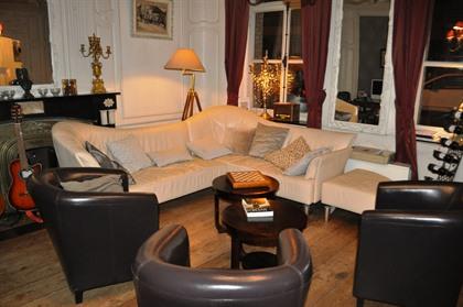 Officers’ club ‘Skindles’ in Poperinge krijgt erkenning als 4* vakantiewoning.