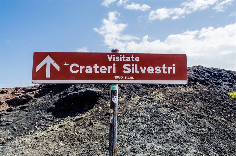 Weg naar de Silvestri krater