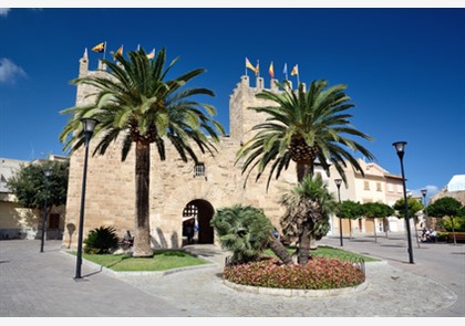 Bekijk de eeuwenoude schoonheid van Alcudia
