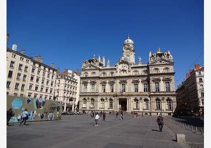 Lyon: Fontaine Bartholdi op Place Terreaux