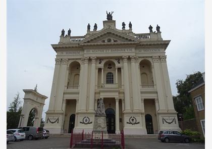 Basiliek Oudenbosch, een kopie van Sint-Pieters in Rome