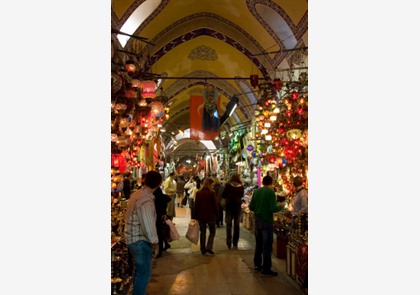 Kruidenbazaar en Grote Bazaar, overdekte marktdorpen