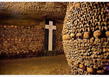Catacomben van Parijs bezoeken? Tickets voor je spannende tocht