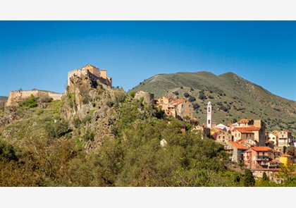 Corte op Corsica. Betoverende landschappen in de omgeving 