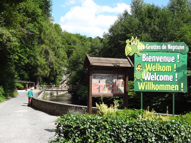 Grotten van Neptunus in Couvin bezoeken?