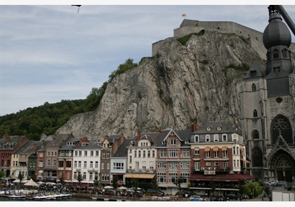 Citadel van Dinant bezoeken? Symbool aan de Maas