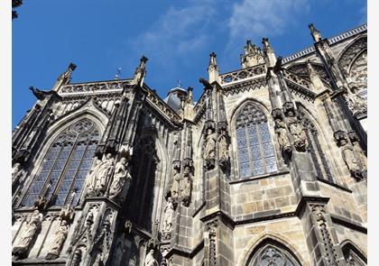 Aken: Dom en de Schatkamer van de Dom bezoeken