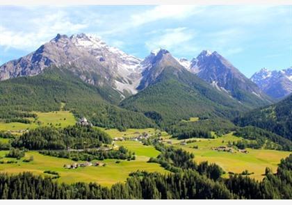 Graubünden: Engadin, vallei van de Inn