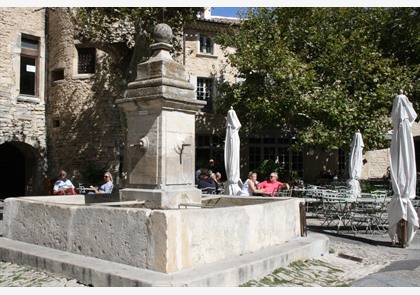 Bezoek het interessante Gordes in Provence 