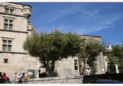 Bezoek het interessante Gordes in Provence 