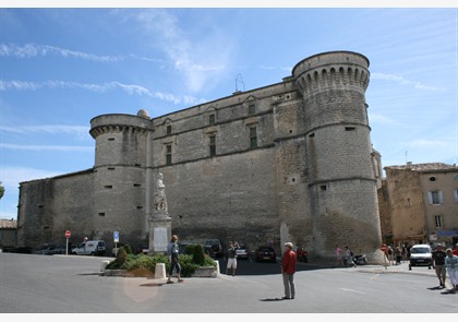 Bezoek het interessante Gordes in Provence 