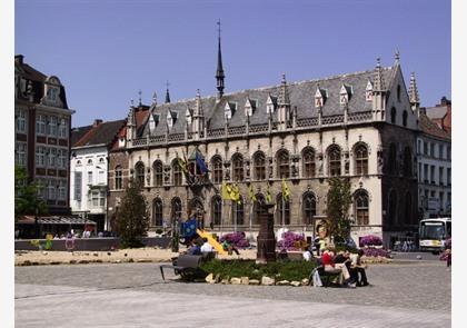 Grote Markt Kortrijk: bezienswaardigheden in de omgeving