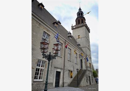 Hulst bezoeken? Stadswandeling langs dé bezienswaardigheden