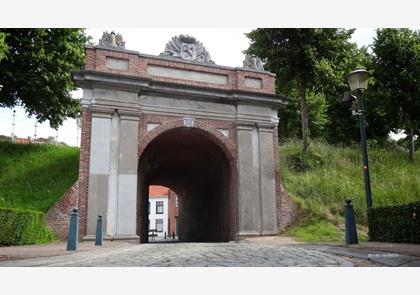 Hulst bezoeken? Stadswandeling langs dé bezienswaardigheden