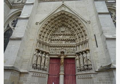  Amiens heeft de grootste gotische kathedraal in Frankrijk