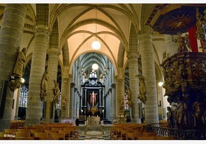 Bezoek Sint-Maartenskerk en Onze-Lieve-Vrouwekerk in Kortrijk