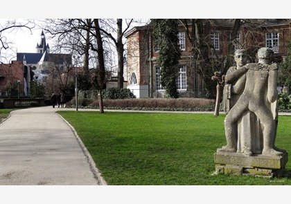 Mechelen: stedelijke Kruidtuin en Volmolen