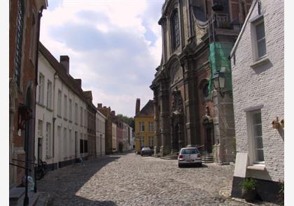 Bezoek de Zimmertoren en het begijnhof in Lier