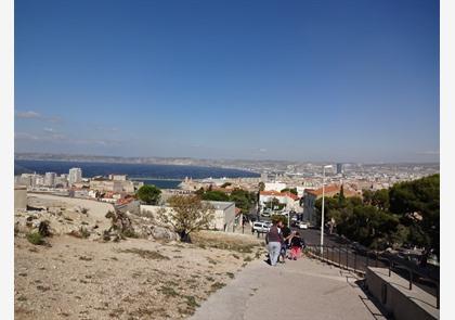 Wandelen in Marseille van beneden naar boven