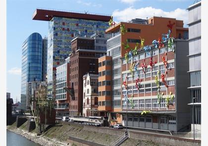 Medienhafen: architectuur in oude havenbuurt Düsseldorf