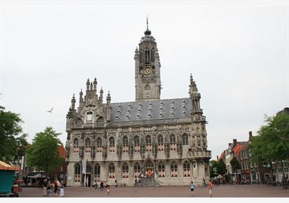 Middelburg bezoeken met onze stadswandeling