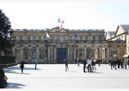 Mooie pleinen in Bordeaux nodigen uit voor een adempauze