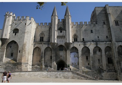 Het reusachtige Palais des Papes in Avignon bezoeken