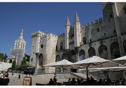 Het reusachtige Palais des Papes in Avignon bezoeken