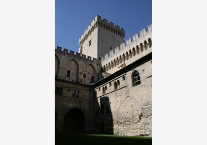 Het reusachtige Palais des Papes in Avignon bezoeken