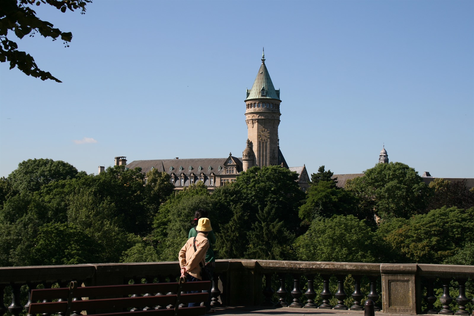 Bezichtig het veelzijdige Place de la Constitution in Luxemburg