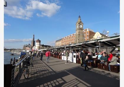 Rheinuferpromenade (Rijnoever) van Medienhafen tot Altstadt