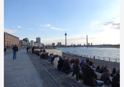 Rheinuferpromenade (Rijnoever) van Medienhafen tot Altstadt