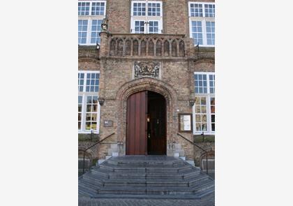 Nieuwpoort: Stadhuis en kerk