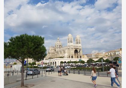 Stadswandeling Marseille: van laag (Vieux Port) naar hoog (basiliek)